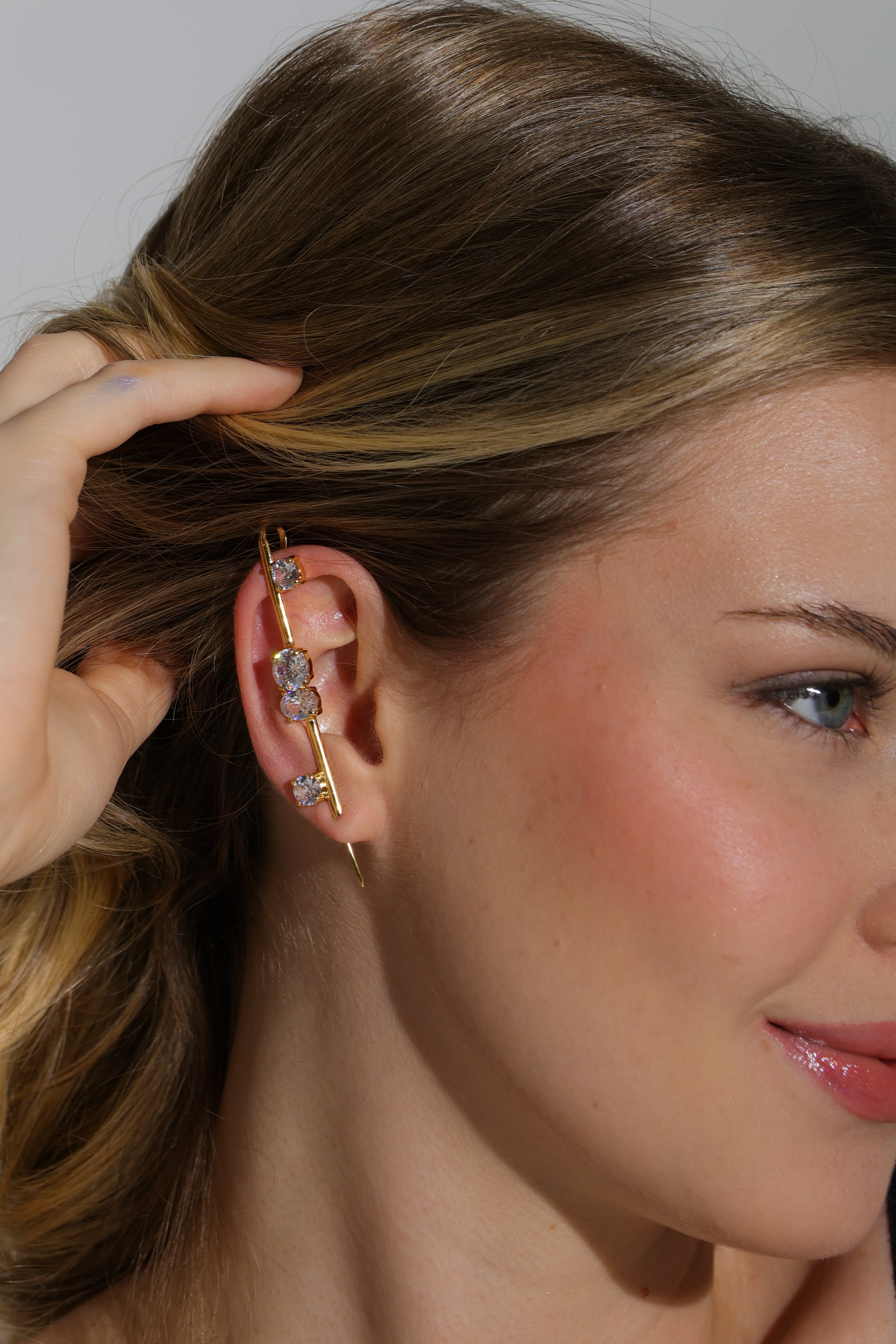 Adilson Statement Over the Ear Cuff Piercing