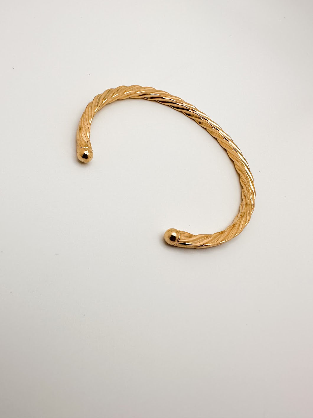 Twisted Lines Gold Bangle