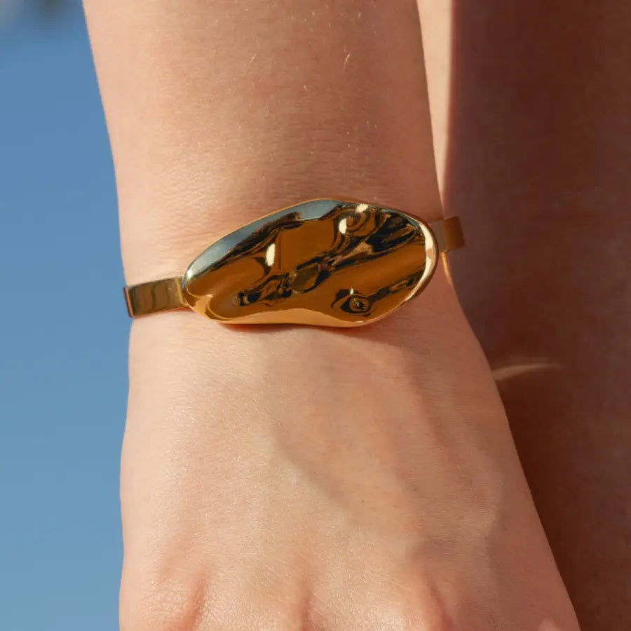 The Flow Statement Cuff