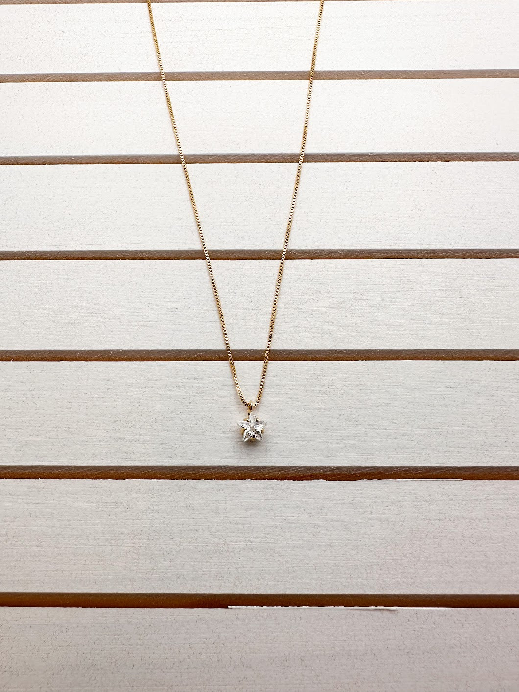 Single Star Stud Gold Necklace