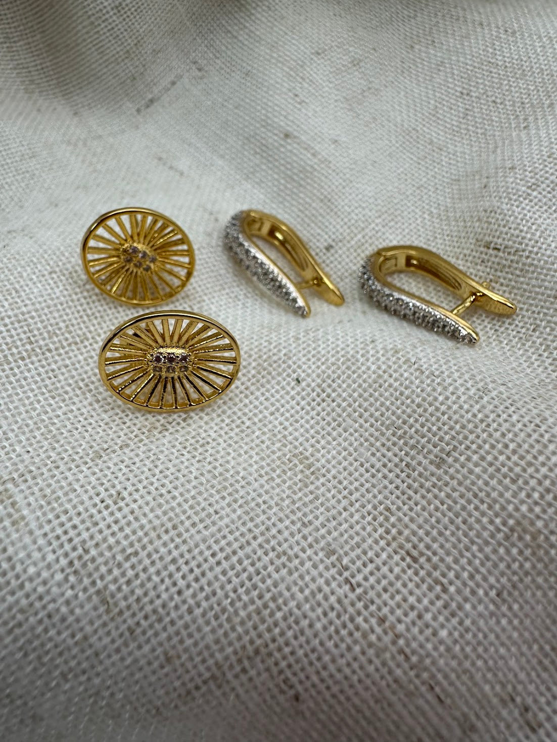 Magna Huggie Earrings